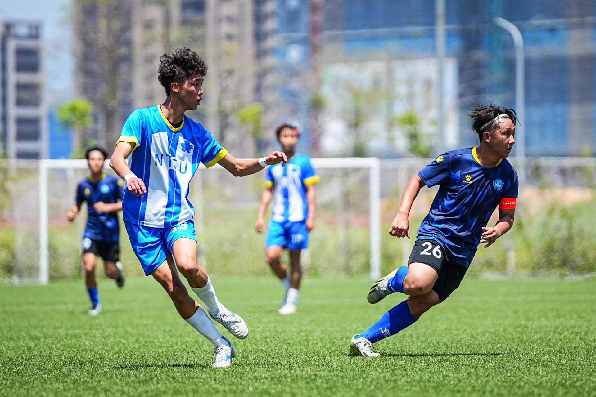 德甲战报：迪亚斯传射、杰克逊锁胜局，拜仁3-1圣保利